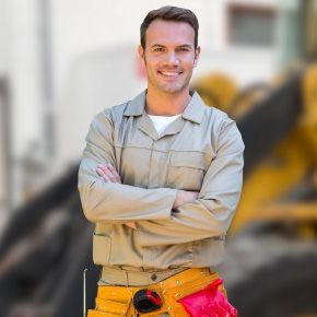 Electrician cu experiență în instalații rezidențiale